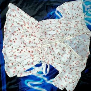 Super cute floral blouse